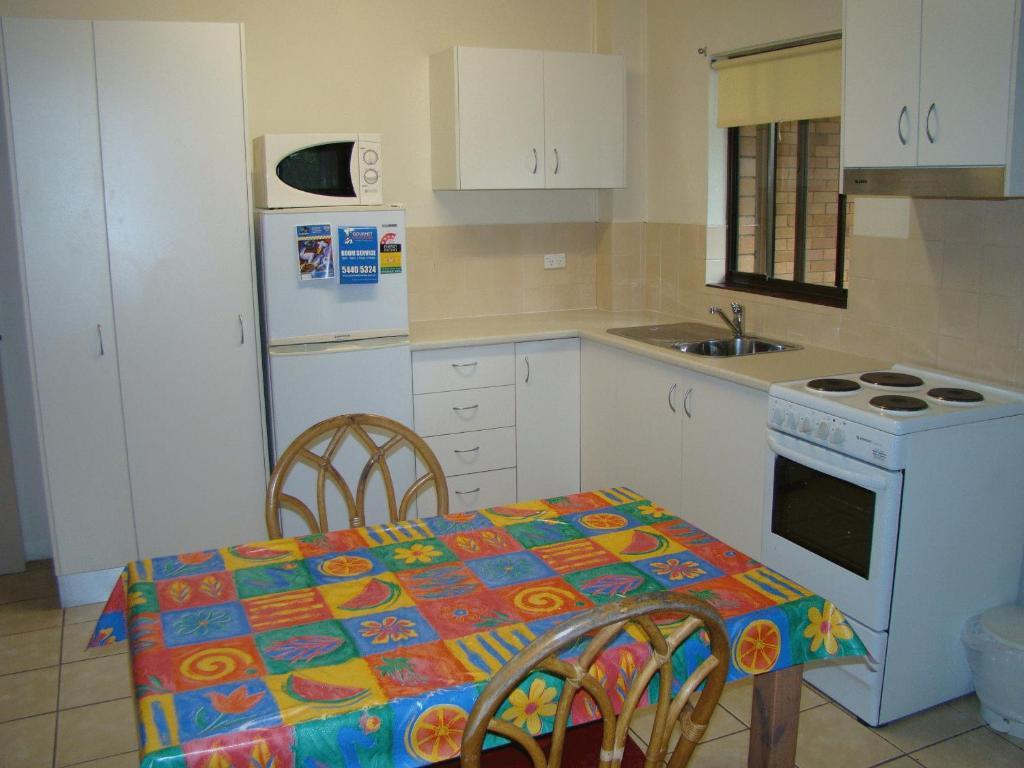 Noosa Yallambee Holiday Apartments Noosaville Ngoại thất bức ảnh